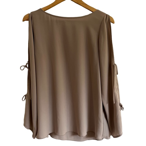 Wilfred tie sleeve blouse in grey, exposed shoulder size M excellent condition - Picture 3 of 9